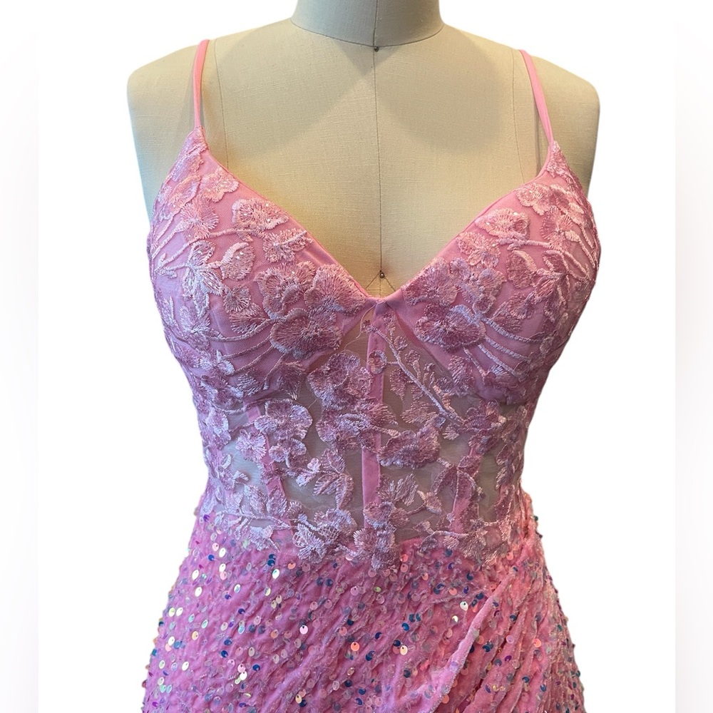 Elegant Pink Lace Mini Dress